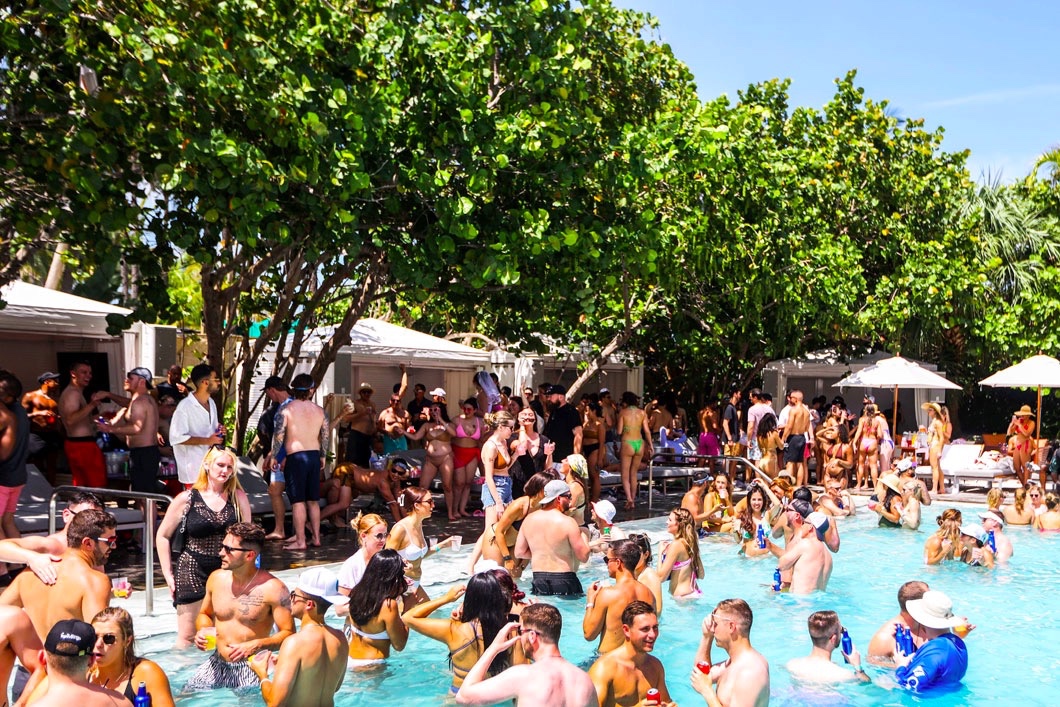 Pool Parties and Beach Clubs in Hookup Culture